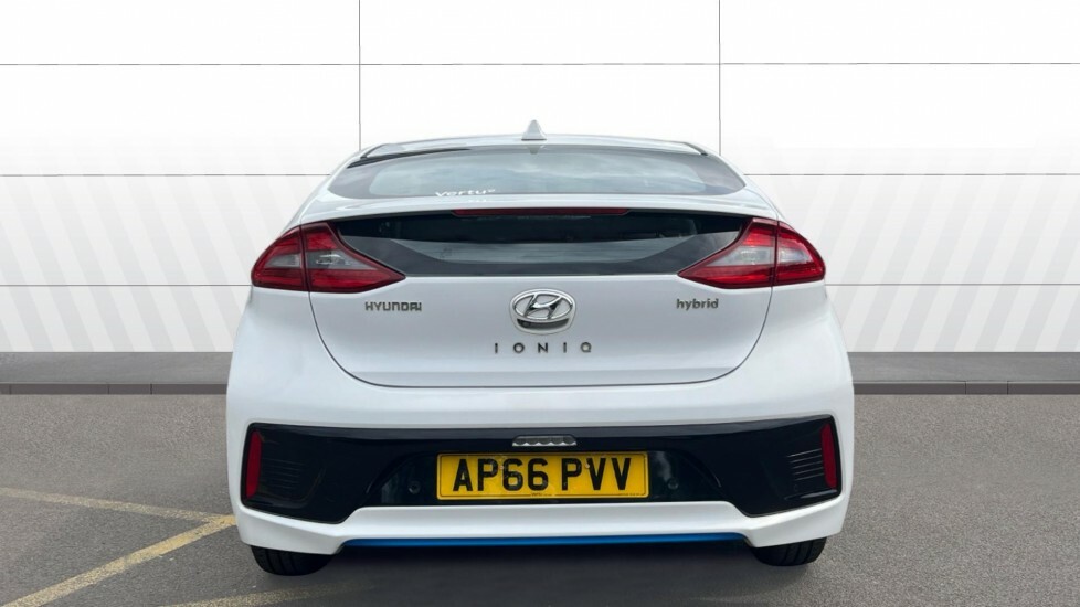 Hyundai Ioniq Premium White #6
