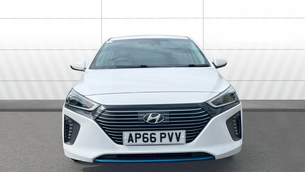 Hyundai Ioniq Premium White #3