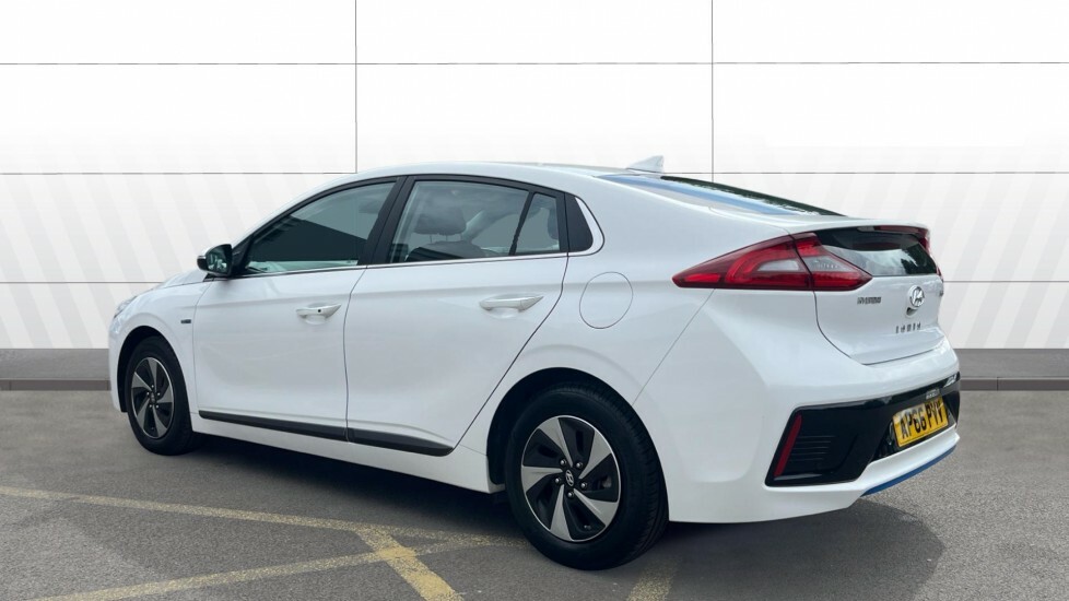 Hyundai Ioniq Premium White #2