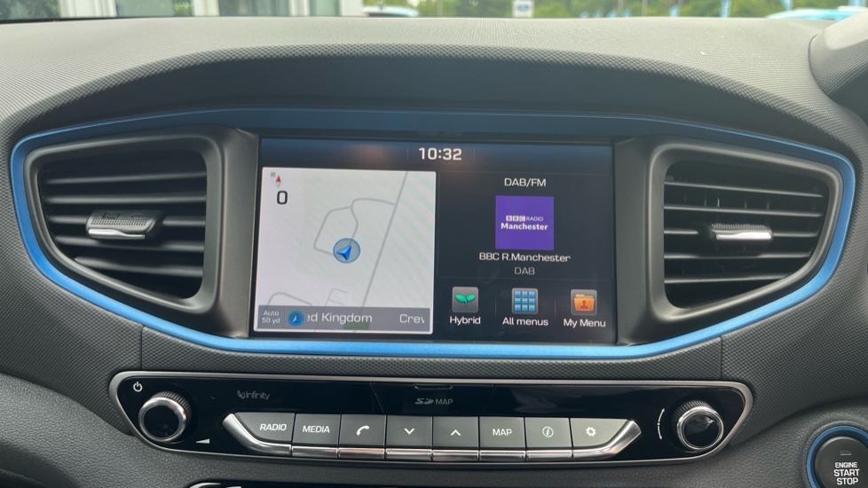 Hyundai Ioniq Premium White #12
