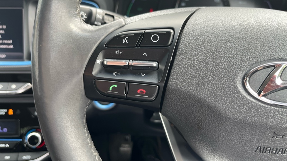 Hyundai Ioniq Premium White #20