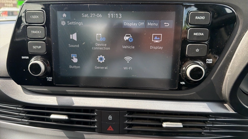 Hyundai Bayon 1.0 T-gdi 100Ps Ultimate 48 Volt Mhev Dct Red #24