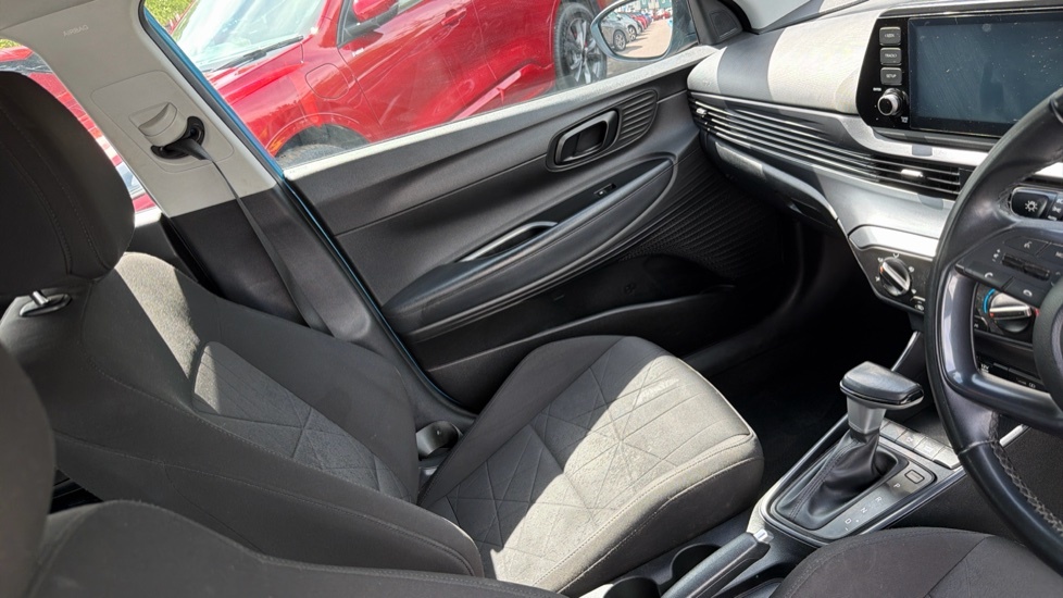 Hyundai Bayon 1.0 T-gdi 100Ps Ultimate 48 Volt Mhev Dct Red #14