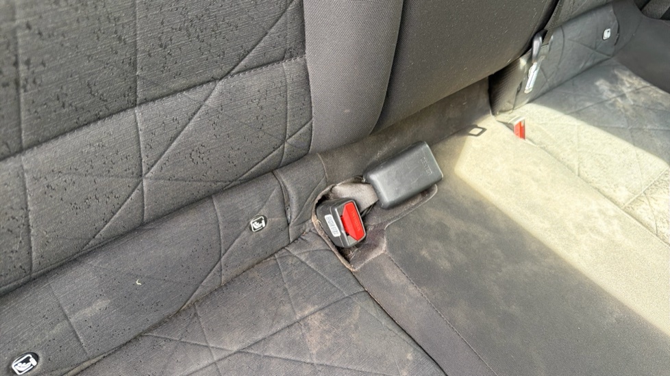 Hyundai Bayon 1.0 T-gdi 100Ps Ultimate 48 Volt Mhev Dct Red #17