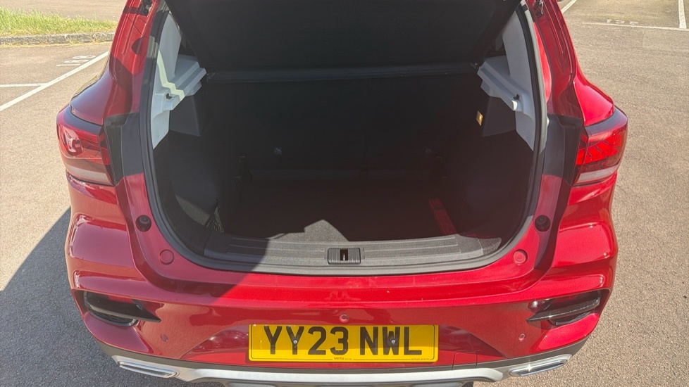 MG ZS Exclusive Red #4