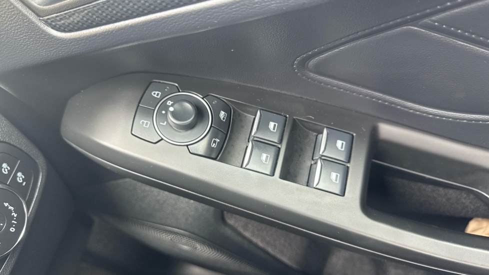 Ford Focus 1.0 Ecoboost Hybrid Mhev 155 St-line X Edition  #36
