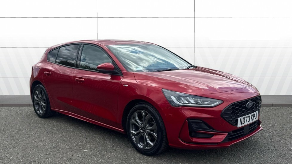 Ford Focus St-line Red