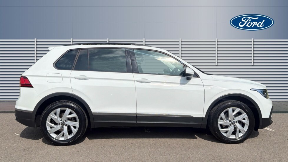 Volkswagen Tiguan Life White #5