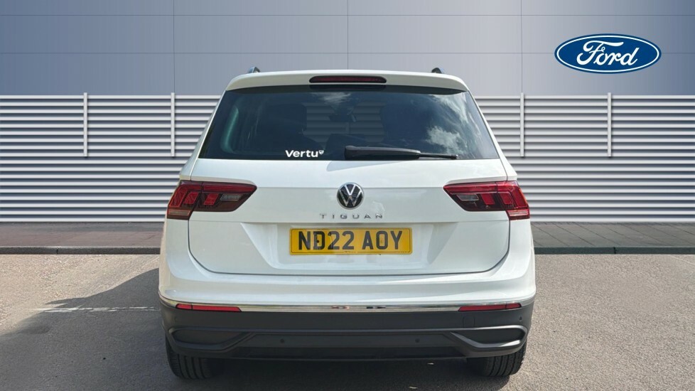 Volkswagen Tiguan Life White #6
