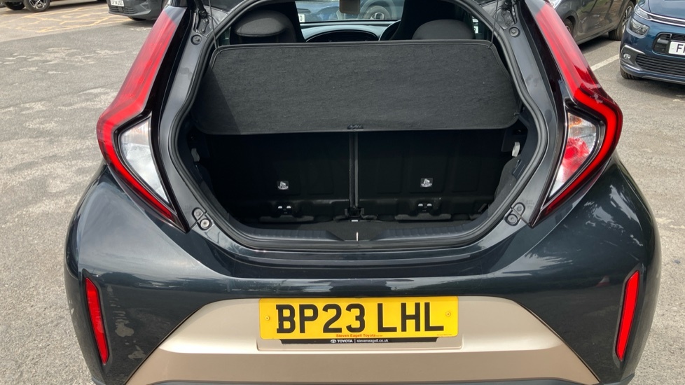 Toyota Aygo X Edge Beige #4