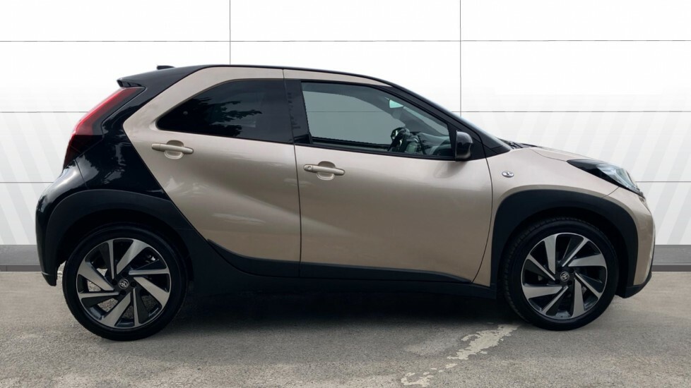 Toyota Aygo X Edge Beige #5