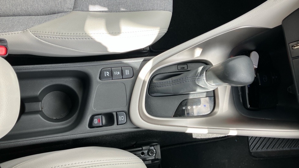 Toyota Yaris Hatchback 1.5 Vvt-h Design 202323 Silver #65