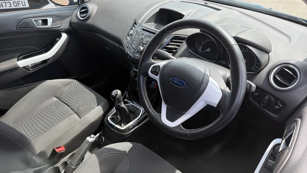 Ford Fiesta Ford Fiesta 1.2 Style Hatchback Red #11
