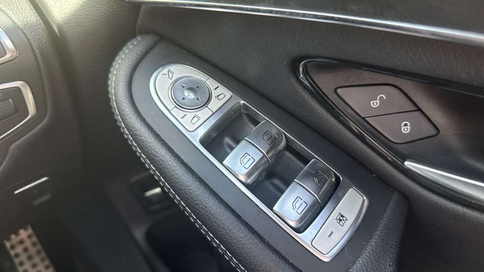 Mercedes-Benz GLC Class Glc 220D 4Matic Amg Line 9G-tronic  #33