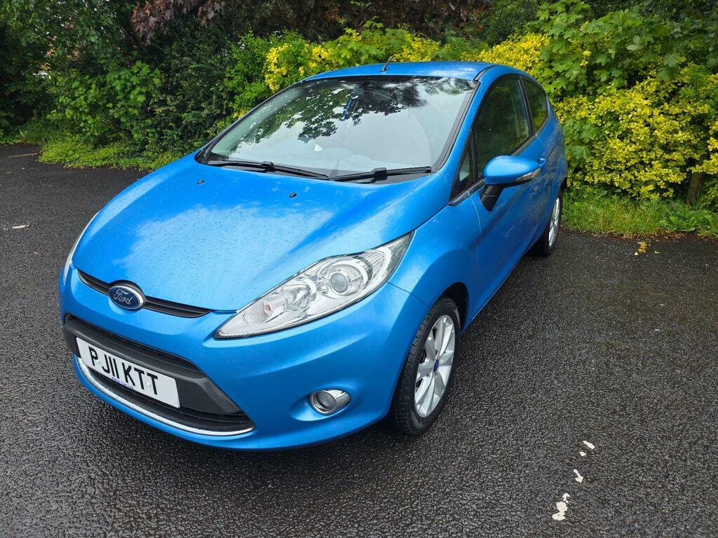 Ford Fiesta Hatchback White #3