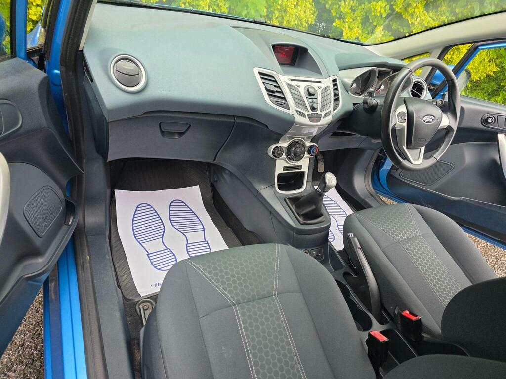 Ford Fiesta Hatchback White #12