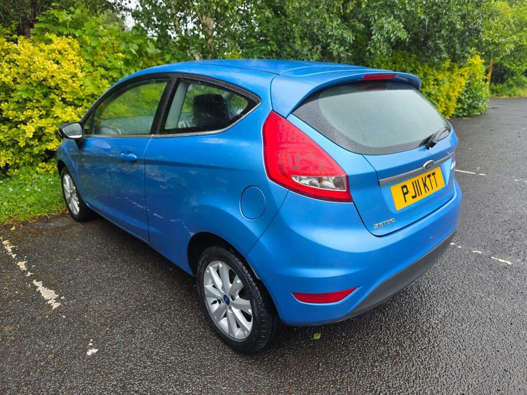 Ford Fiesta Hatchback White #5