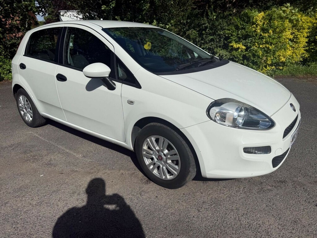 Fiat Punto Hatchback 1.2 Pop Euro 6 201565 White