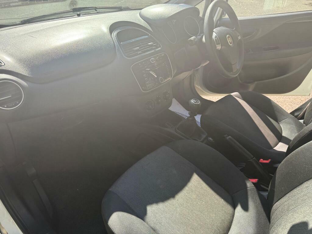 Fiat Punto 1.2 Pop Red #8