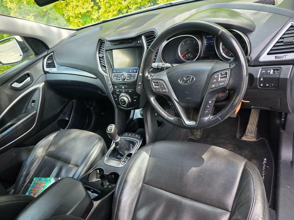 Hyundai Santa Fe Premium Se Black #9