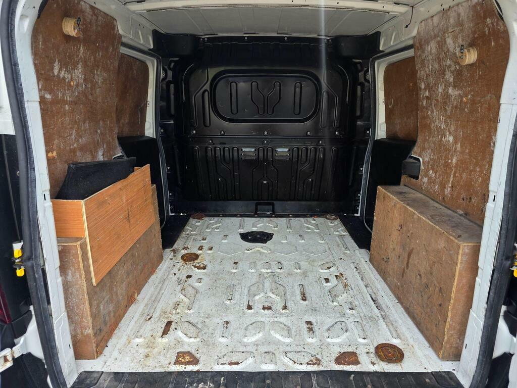 Fiat Doblo Mpv White #11
