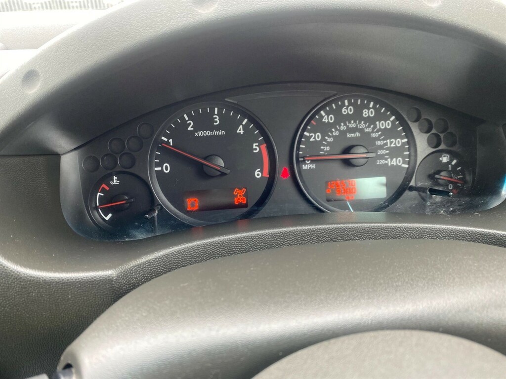 Nissan Navara 2.5 Navara Tekna White #50