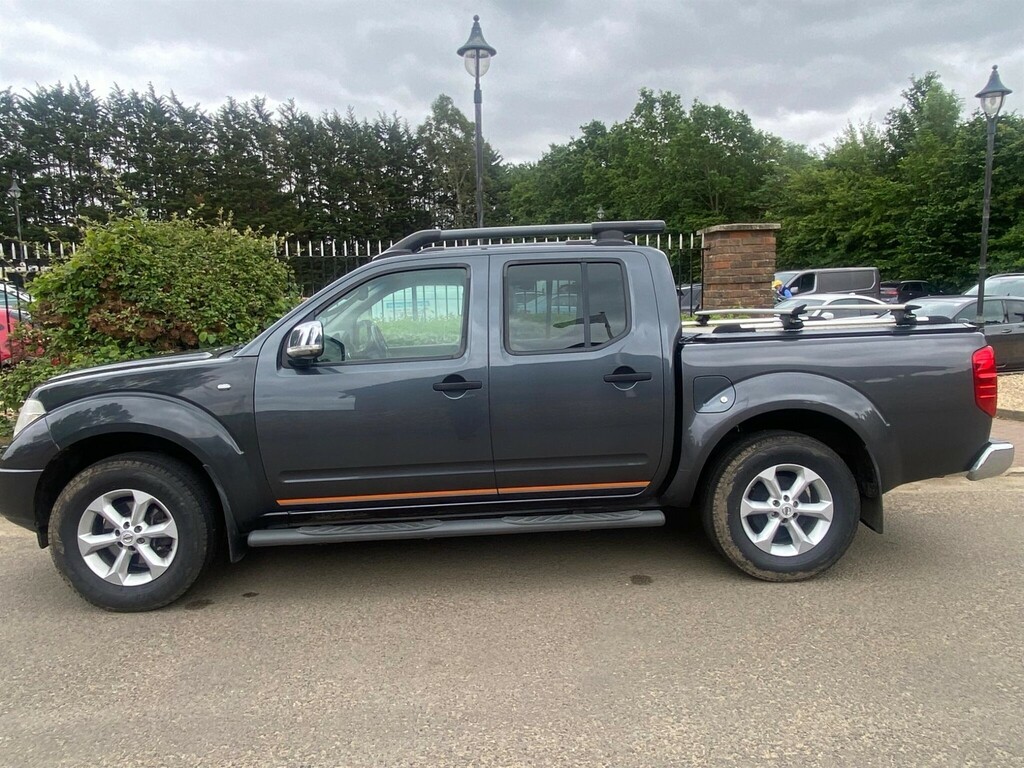 Nissan Navara 2.5 Navara Tekna White #32