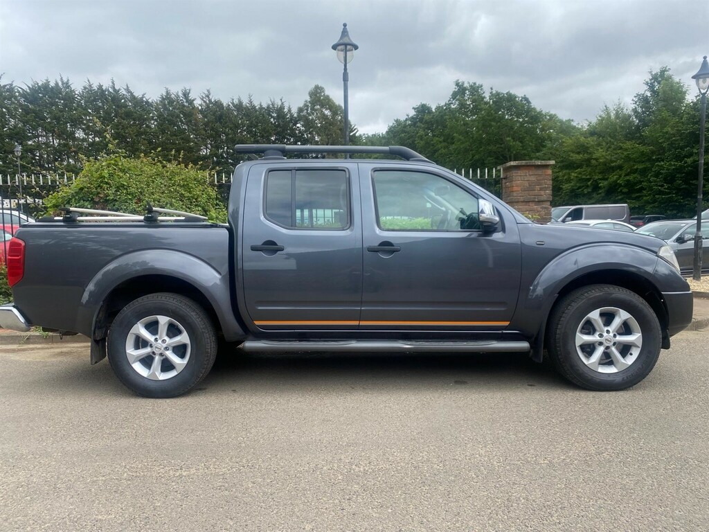 Nissan Navara 2.5 Navara Tekna White #11