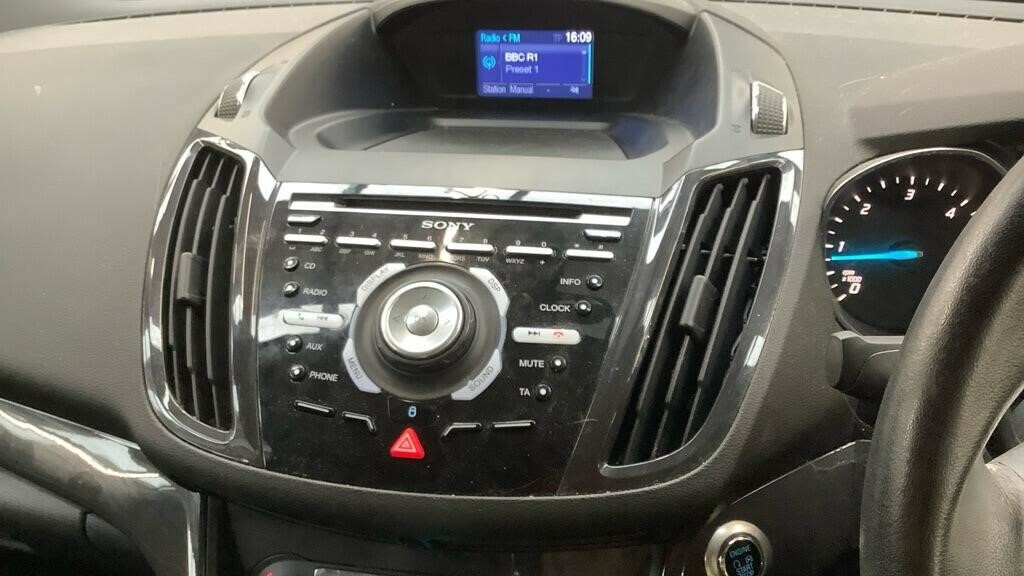 Ford Kuga  White #10