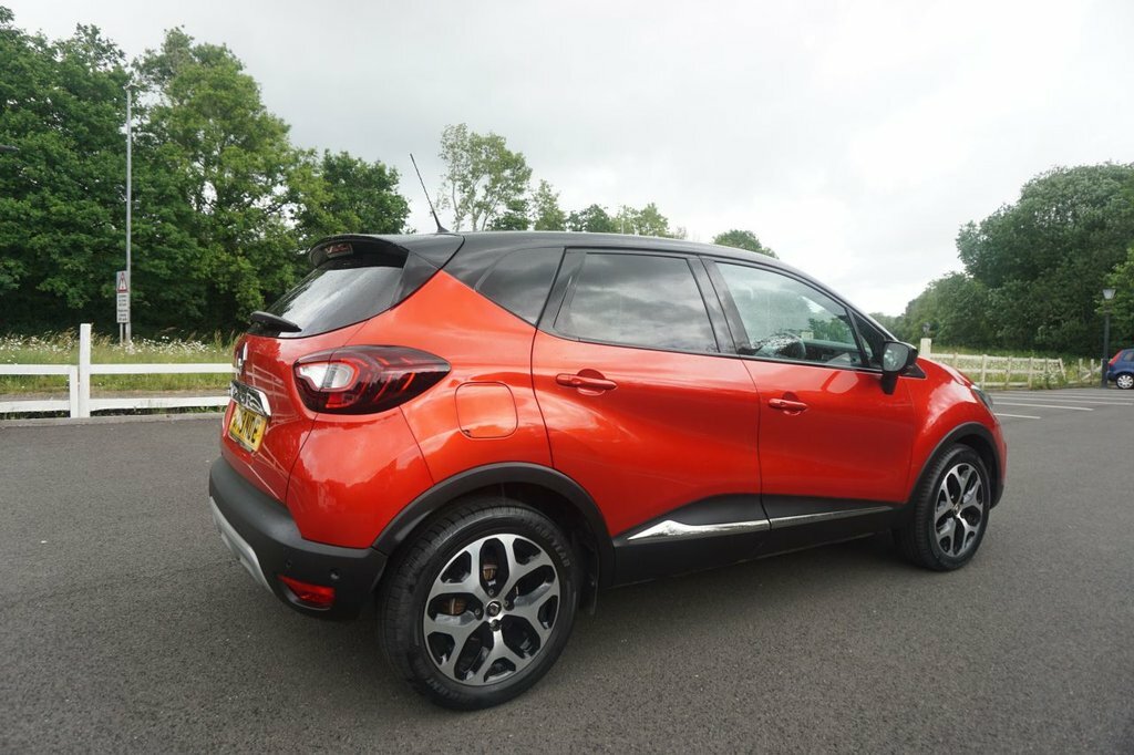 Renault Captur 1.5L Gt Line Red #2