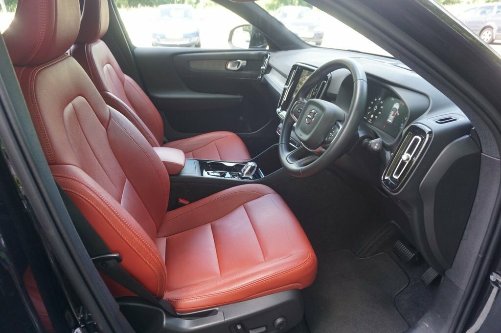 Volvo XC40 1.5L Inscription Black #4