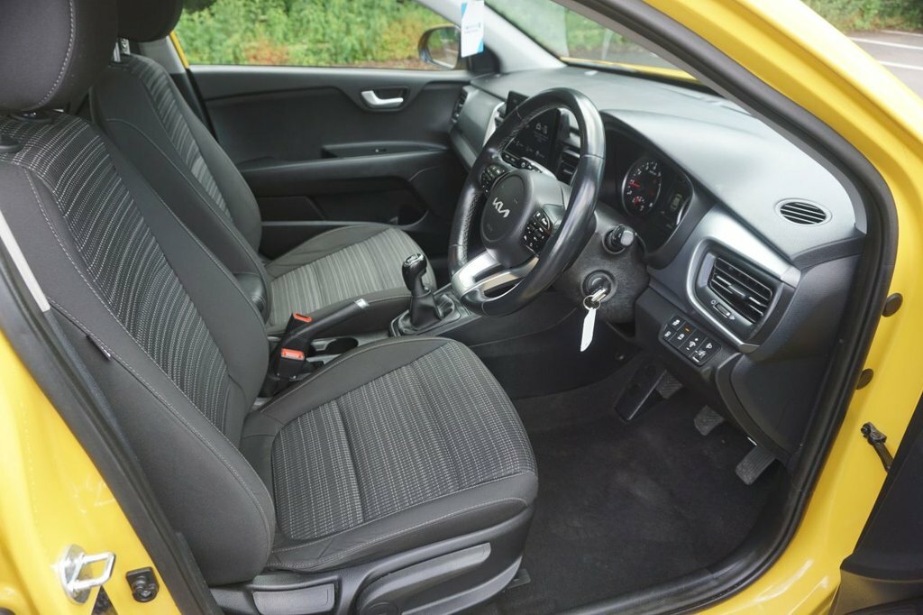 Kia Stonic 1L 2 Yellow #4