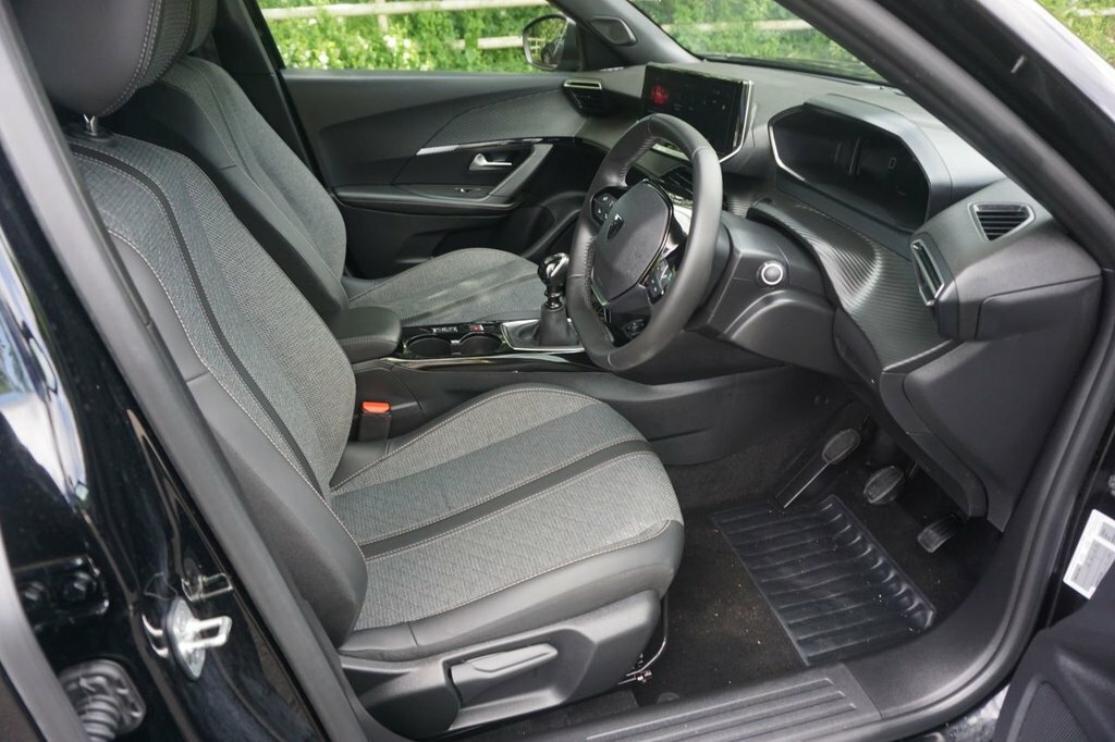 Peugeot 2008 1.2L Allure Black #4