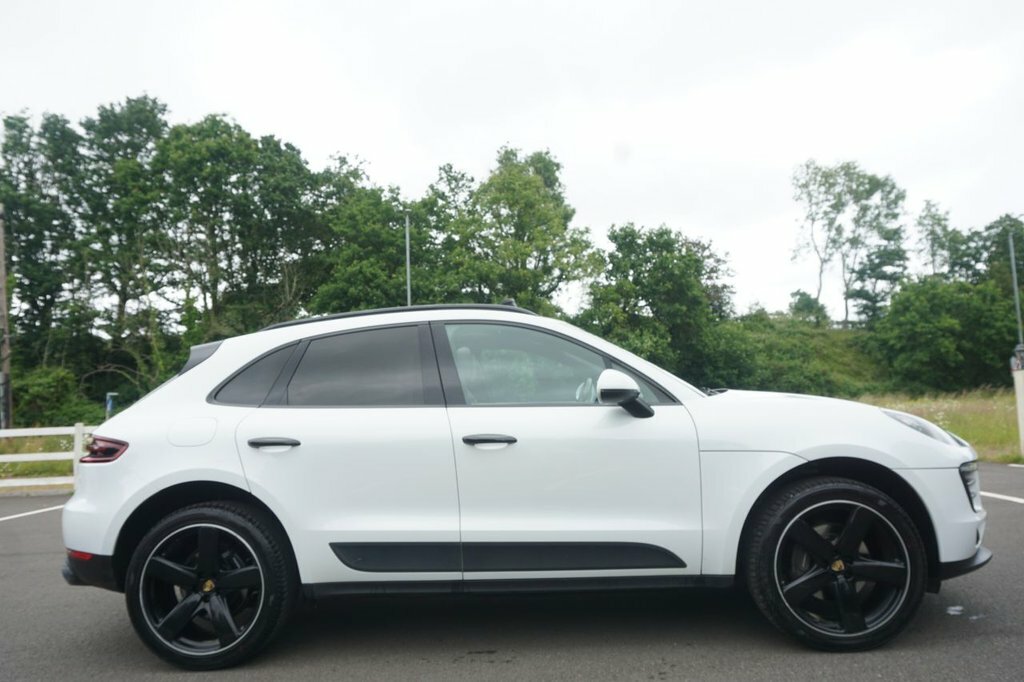 Porsche Macan 2L Null White #3