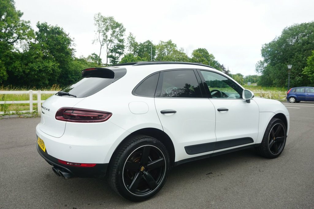 Porsche Macan 2L Null White #2