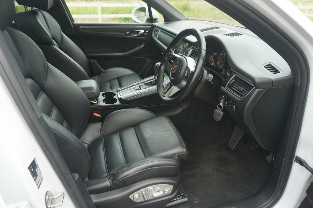 Porsche Macan 2L Null White #4