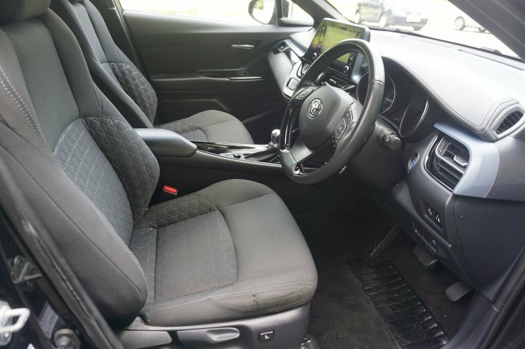 Toyota C-Hr 1.8L Design Black #4
