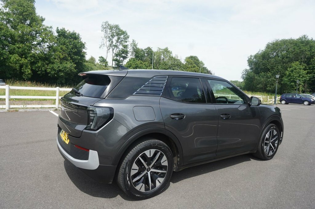 Ford Explorer Suv Grey #2