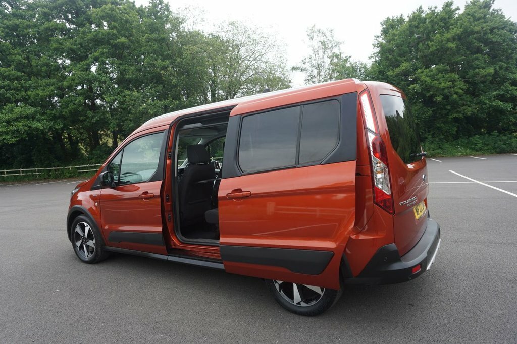 Ford Grand Tourneo Connect 1.5 Ecoblue 120 Active Powershift White #17