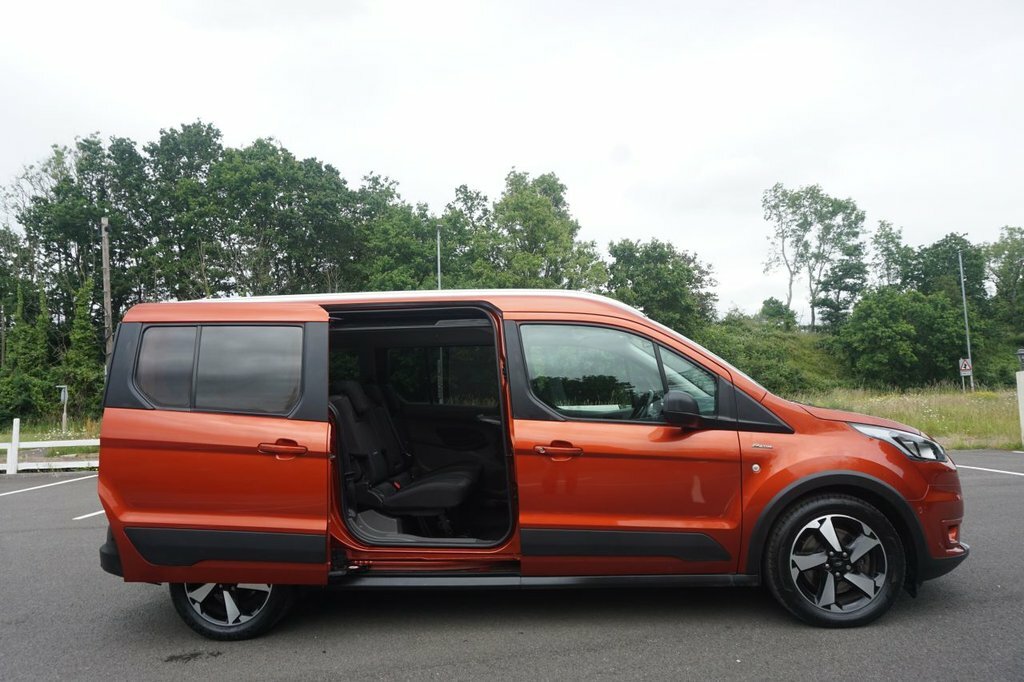 Ford Grand Tourneo Connect 1.5L Active Orange #3