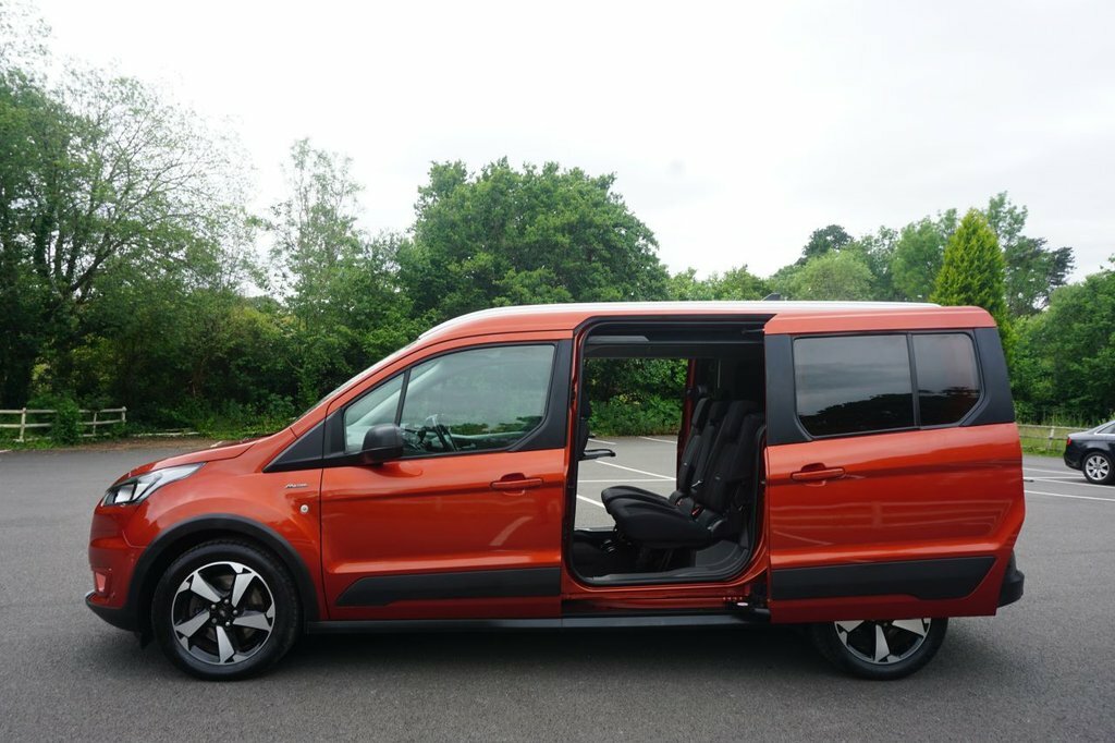 Ford Grand Tourneo Connect 1.5 Ecoblue 120 Active Powershift White #16