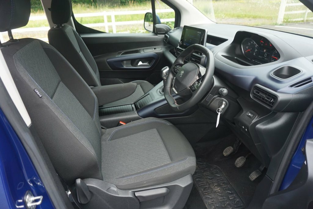Peugeot Rifter 1.5L Allure Blue #4