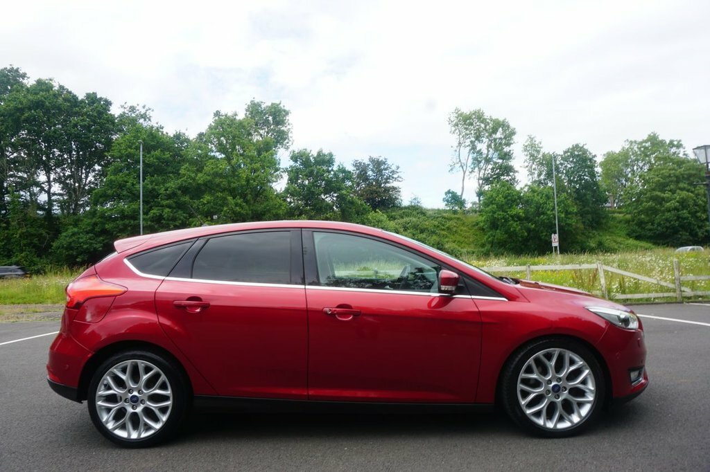Ford Focus 1.5L Titanium X Red #3