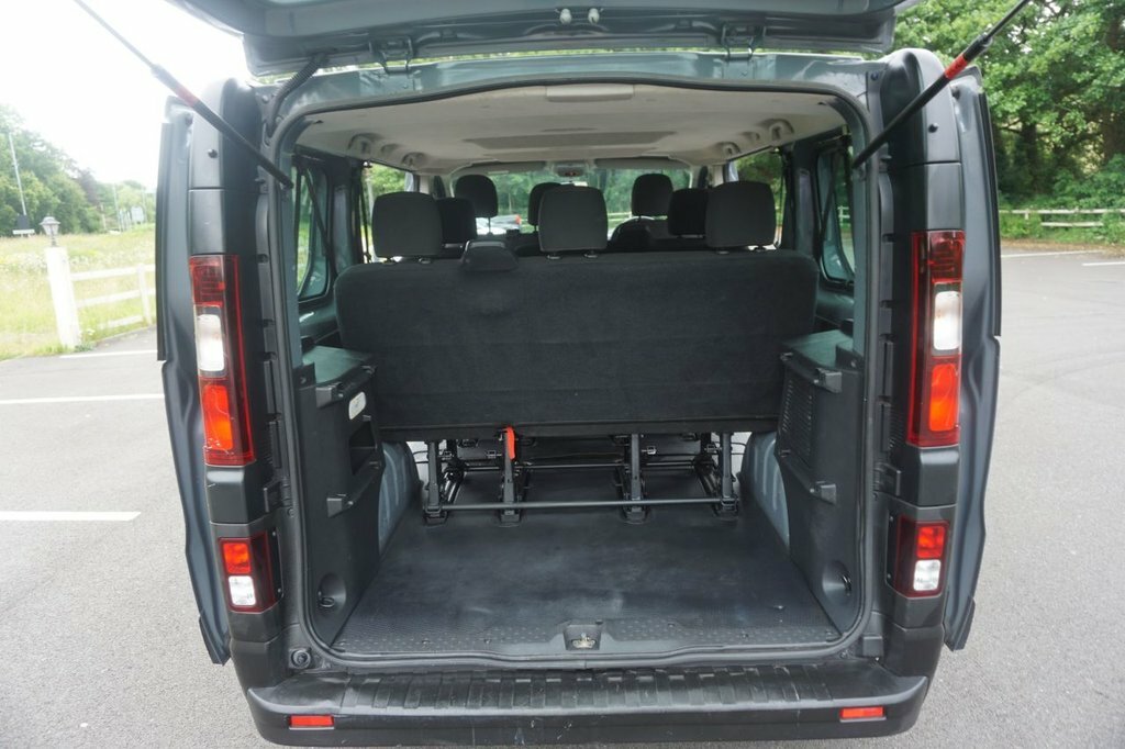 Renault Trafic 2L Business Grey #6