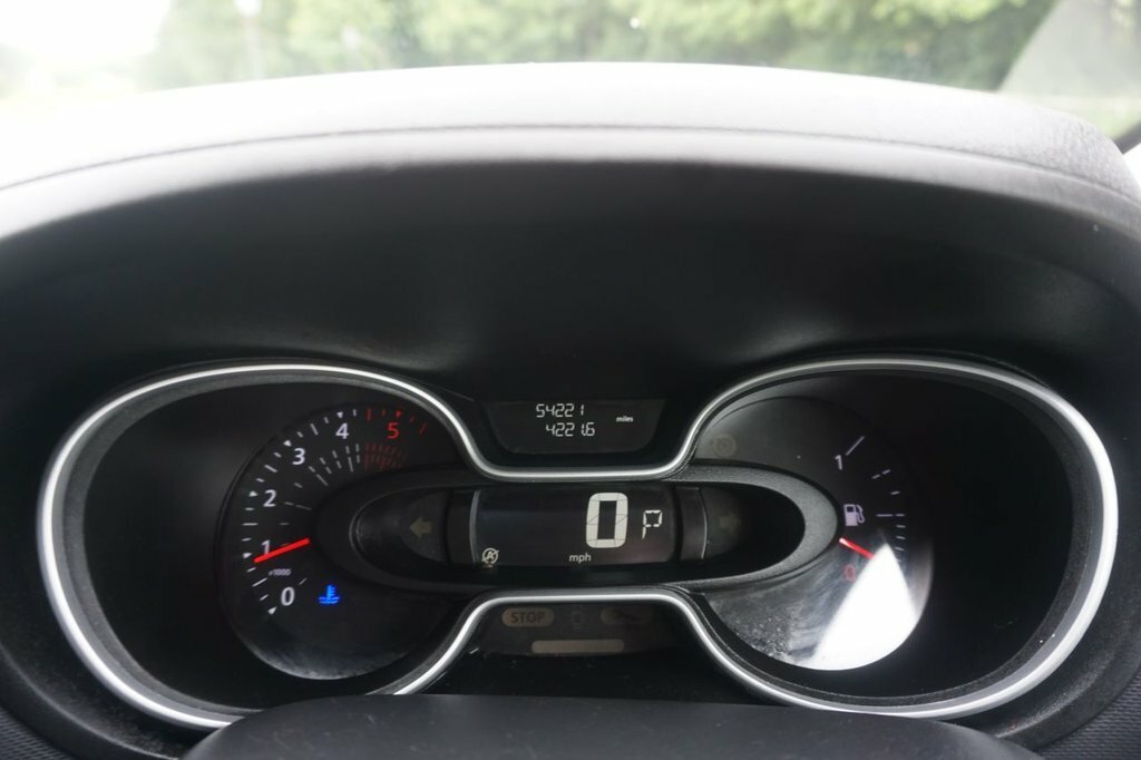 Renault Trafic 2L Business White #15