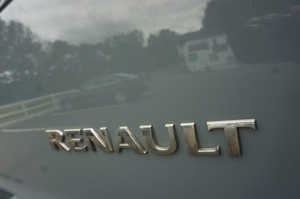 Renault Trafic 2L Business White #16