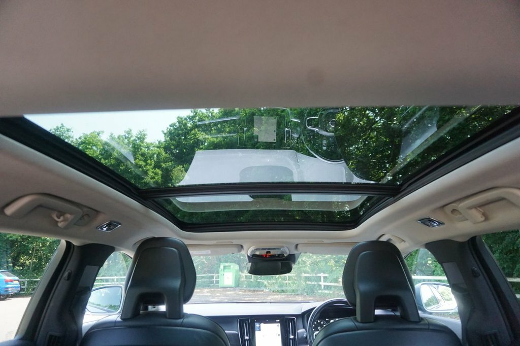 Volvo V90 Cross Country Estate Grey #5