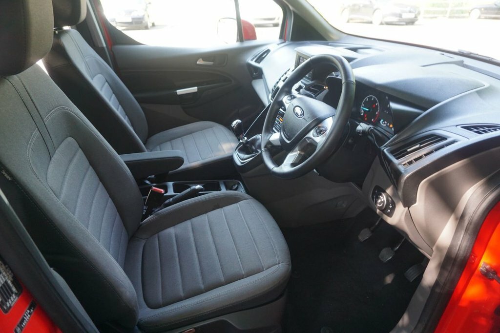 Ford Grand Tourneo Connect 1.5L Titanium Red #5