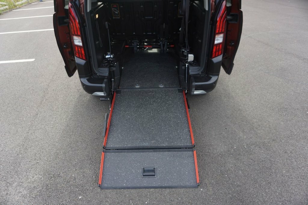 Peugeot Rifter 1.5 Bluehdi 100 Active Brown #8