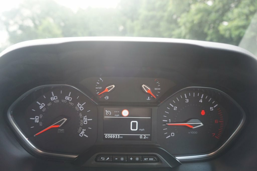 Peugeot Rifter 1.5 Bluehdi 100 Active Brown #23